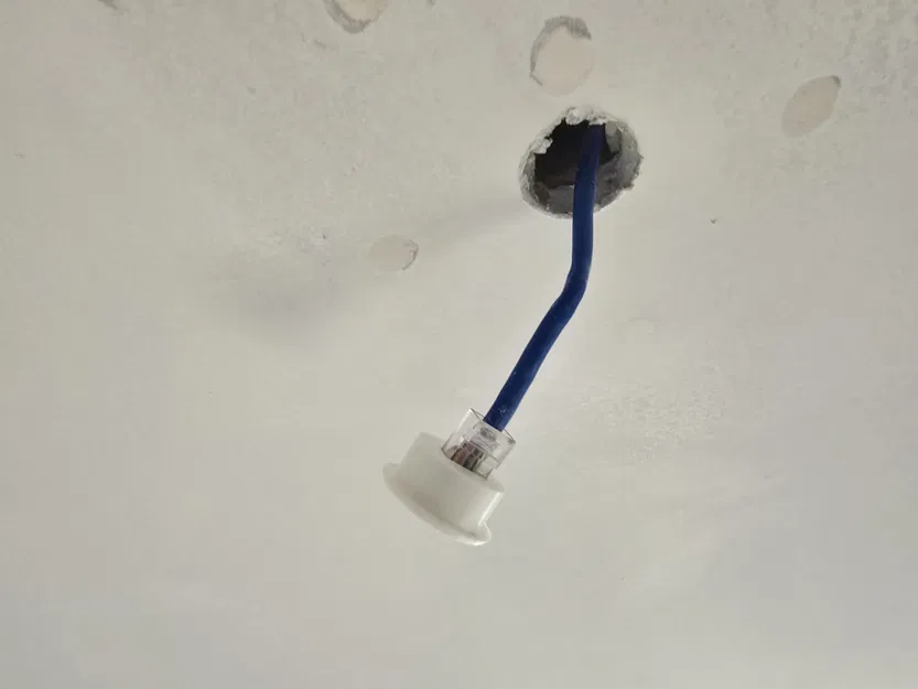 Nắp che lỗ đi dây mạng RJ45 thẩm mỹ cho tường và trần nhà - Image 2