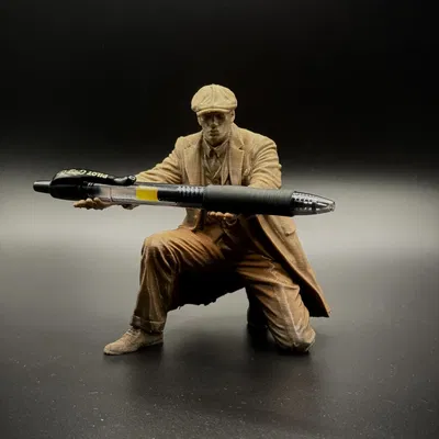 Ống đựng bút hình Thomas Shelby cực chất!