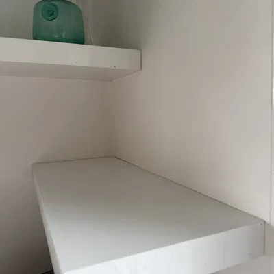 Miếng chêm điều chỉnh kệ treo tường IKEA - Giải pháp cân bằng kệ