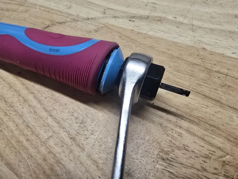 Dụng cụ hỗ trợ tháo rời bàn chải OralB - Image 4