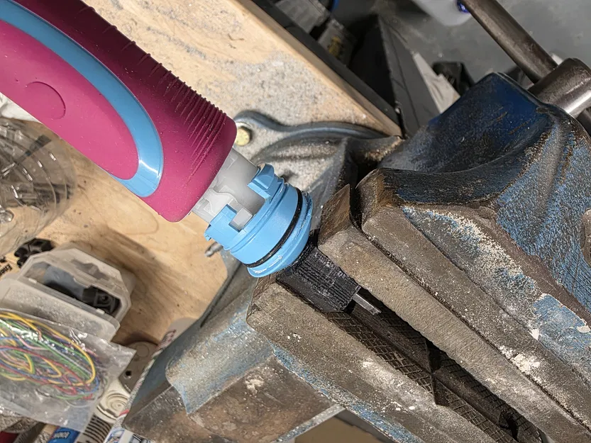 Dụng cụ hỗ trợ tháo rời bàn chải OralB - Image 5