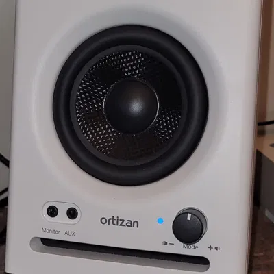 Chân đế loa nghiêng cho Ortizan C7