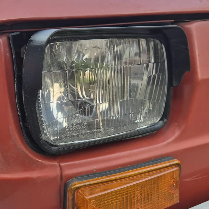 Khung viền đèn pha cho xe cổ Fiat 126p (Maluch) - In 3D