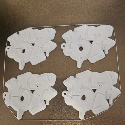 Móc khóa số 67 (SIX SEVEN)