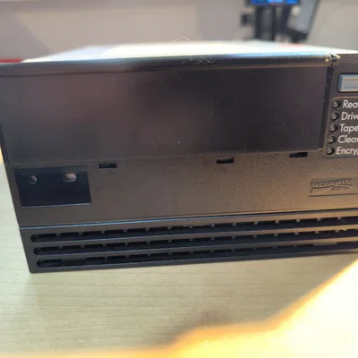 Nắp che khe cắm cho ổ băng từ Quantum HP LTO-5