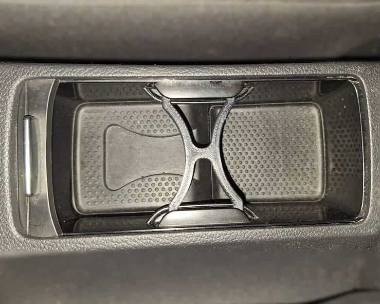 Miếng chia ngăn để ly cho xe GOLF V/VI - Image 2