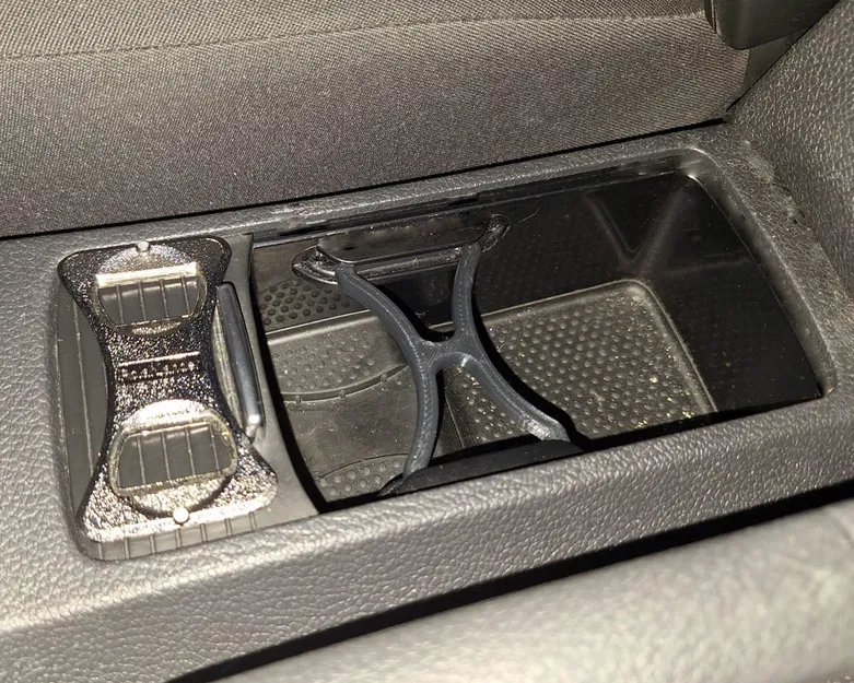 Miếng chia ngăn để ly cho xe GOLF V/VI - Image 3