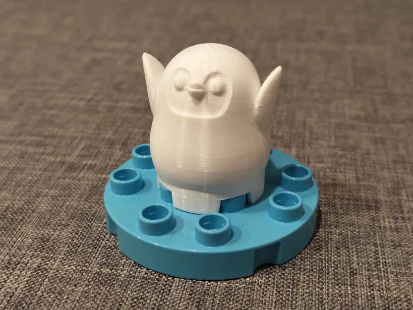 Chú chim cánh cụt đáng yêu trên đế LEGO DUPLO - Image 1