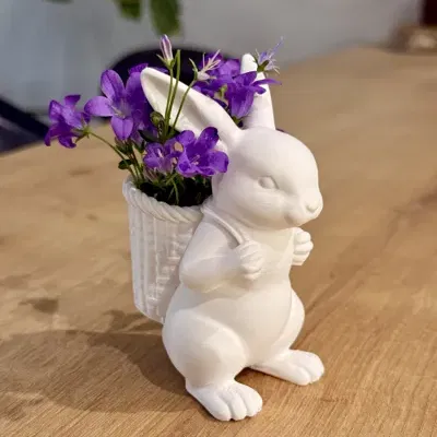 Mô hình chú thỏ đeo giỏ trang trí - In 3D dễ thương cho mùa xuân