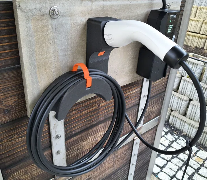 Giá treo cáp sạc xe điện Mennekes Type 2 gắn tường - Image 1
