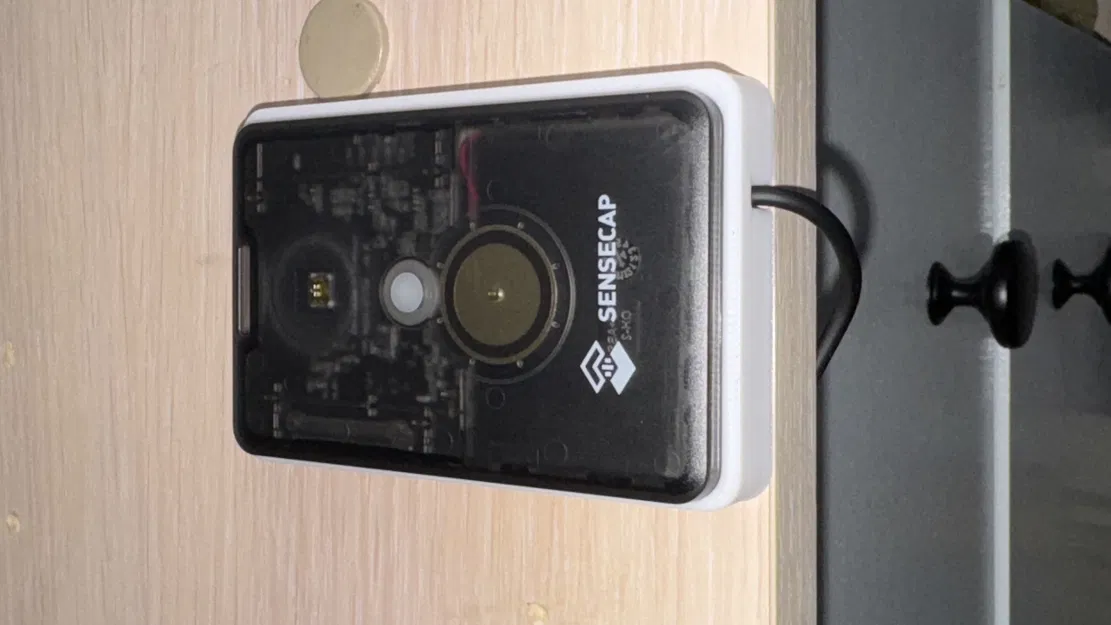 Đế sạc treo tường tiện lợi cho thiết bị Sensecap T1000-E - Image 2