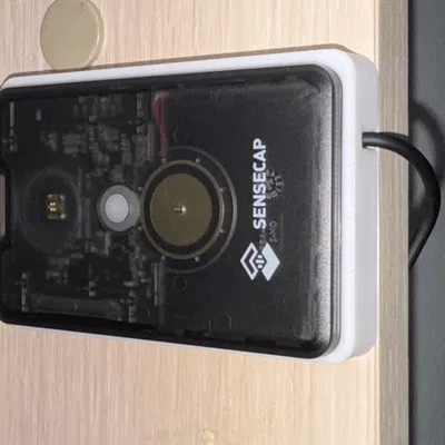 Đế sạc treo tường tiện lợi cho thiết bị Sensecap T1000-E