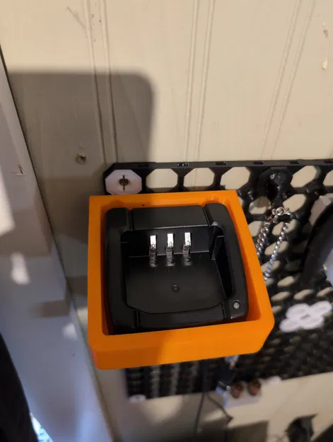 Đế sạc bộ đàm Yaesu tương thích Multiboard cực gọn gàng - Image 2