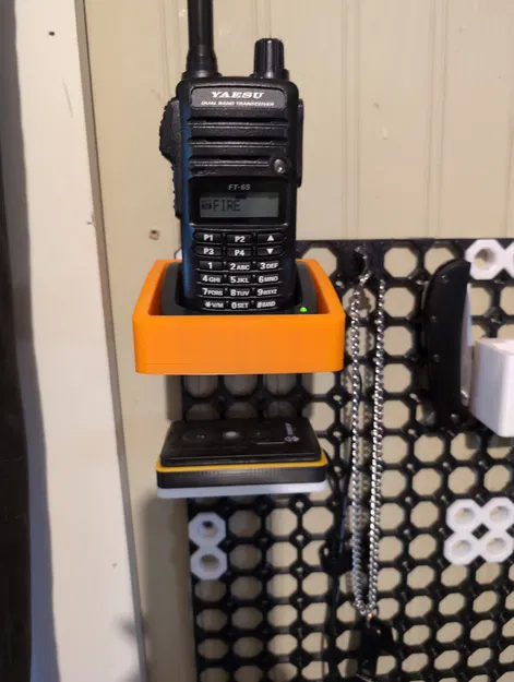 Đế sạc bộ đàm Yaesu tương thích Multiboard cực gọn gàng - Image 3