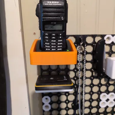 Đế sạc bộ đàm Yaesu tương thích Multiboard cực gọn gàng