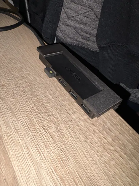 Giá treo hub USB Anker gắn bàn thông minh, không cần bắt vít - Image 1