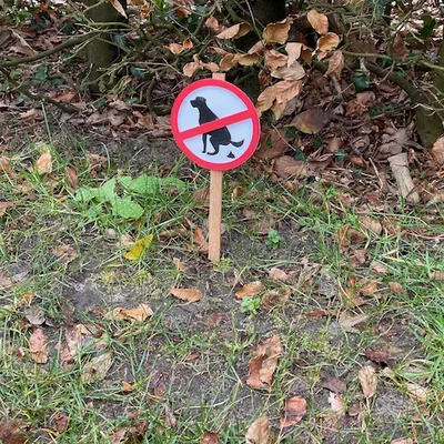 Biển báo cấm chó đi vệ sinh - Mô hình in 3D sân vườn hiệu quả