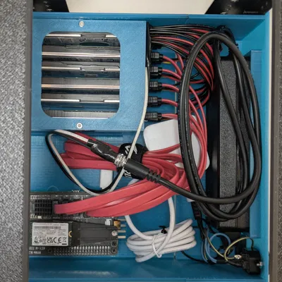 Hộp chứa 6 ổ cứng 2.5 inch