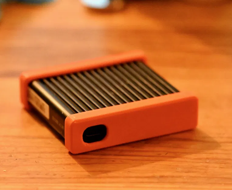 Ốp bảo vệ (bumper) cho đầu đọc thẻ CFexpress IB-CR404-C31 - Image 2