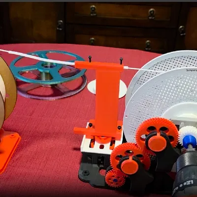 Bộ dẫn nhựa và thanh trượt cải tiến cho giá đỡ cuộn dây tải nặng