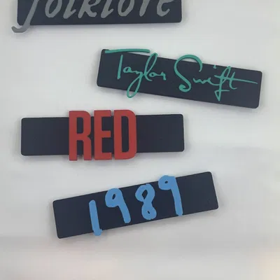 Kệ Trưng Bày Đĩa Than Taylor Swift