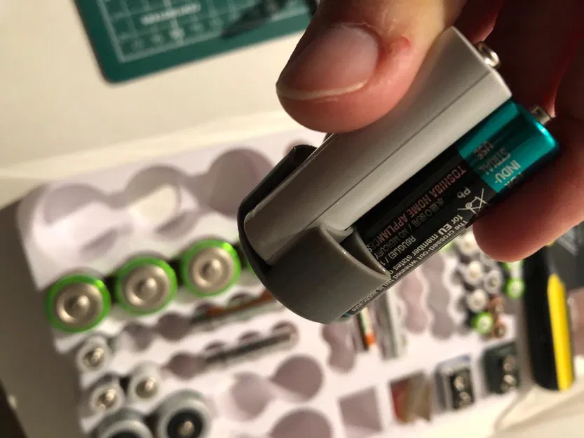 Khay chuyển đổi và sắp xếp pin 3xAA sang pin D - Image 2