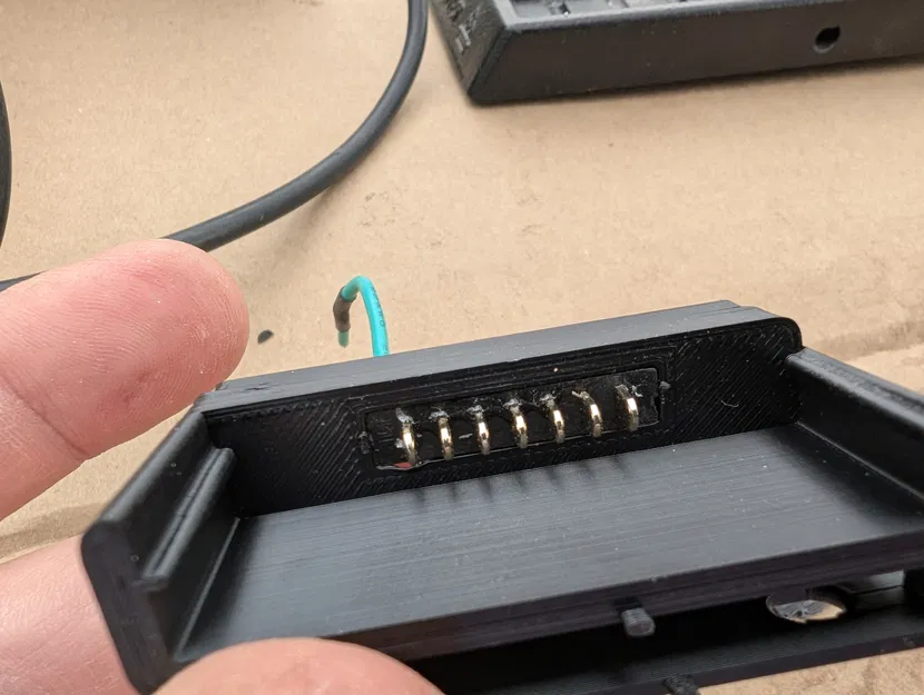 Bộ sạc Adom do Angress thiết kế - Image 6