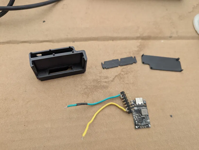 Bộ sạc Adom do Angress thiết kế - Image 7