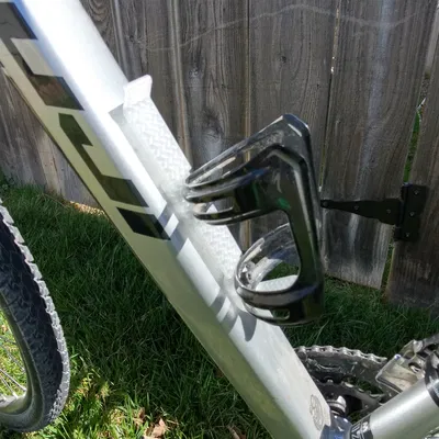 Giá đỡ bình nước cho xe đạp - Phụ kiện in 3D tiện lợi