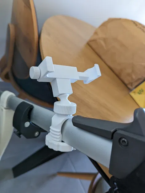 Giá đỡ điện thoại cho xe đẩy em bé - Image 1