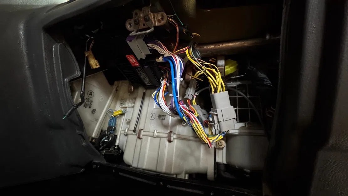 Ngàm gắn ECU EMU Black cho Toyota MK3 Supra - Image 2