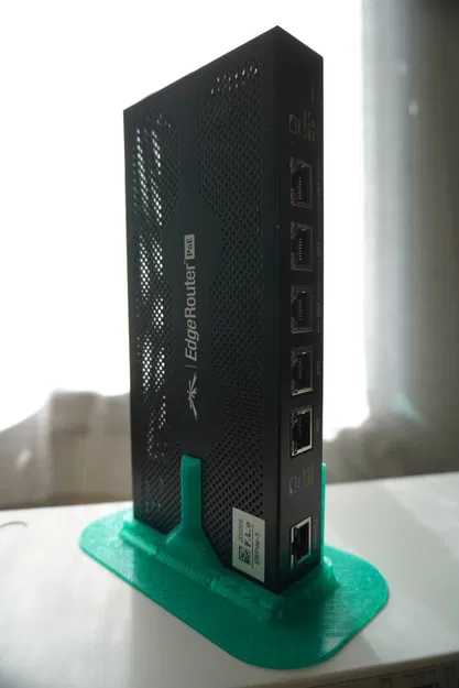 Chân đế dựng đứng tiết kiệm diện tích cho Ubiquiti EdgeRouter PoE - Image 1