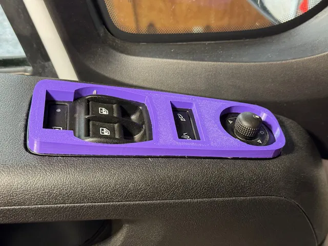 Miếng che bảng điều khiển cửa sổ RAM Promaster giúp bảo vệ khi chở thú cưng - Image 11