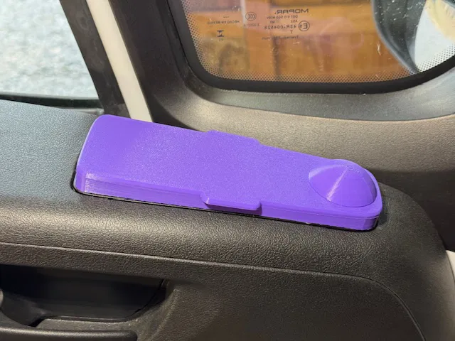 Miếng che bảng điều khiển cửa sổ RAM Promaster giúp bảo vệ khi chở thú cưng - Image 14