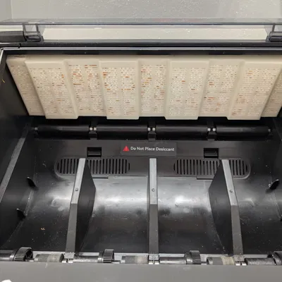 Khay Chứa Hạt Hút Ẩm Cho Qidi Box