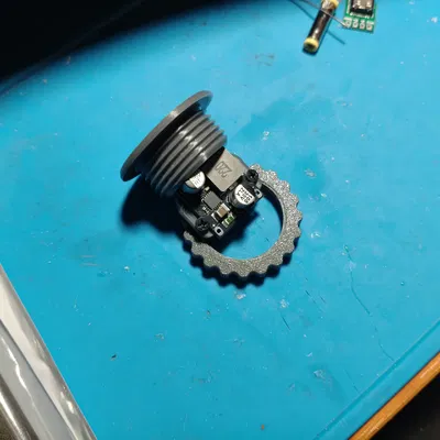 Khung giữ module sạc nhanh CKCS U1E cho mạch XMP52C