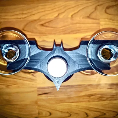 Giá đỡ rượu vang Dark Knight Winerang Centerpiece