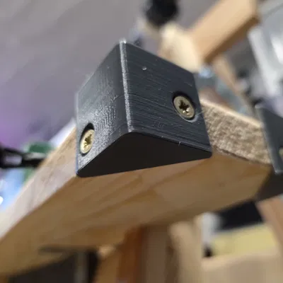 Miếng bọc bảo vệ góc tấm gỗ