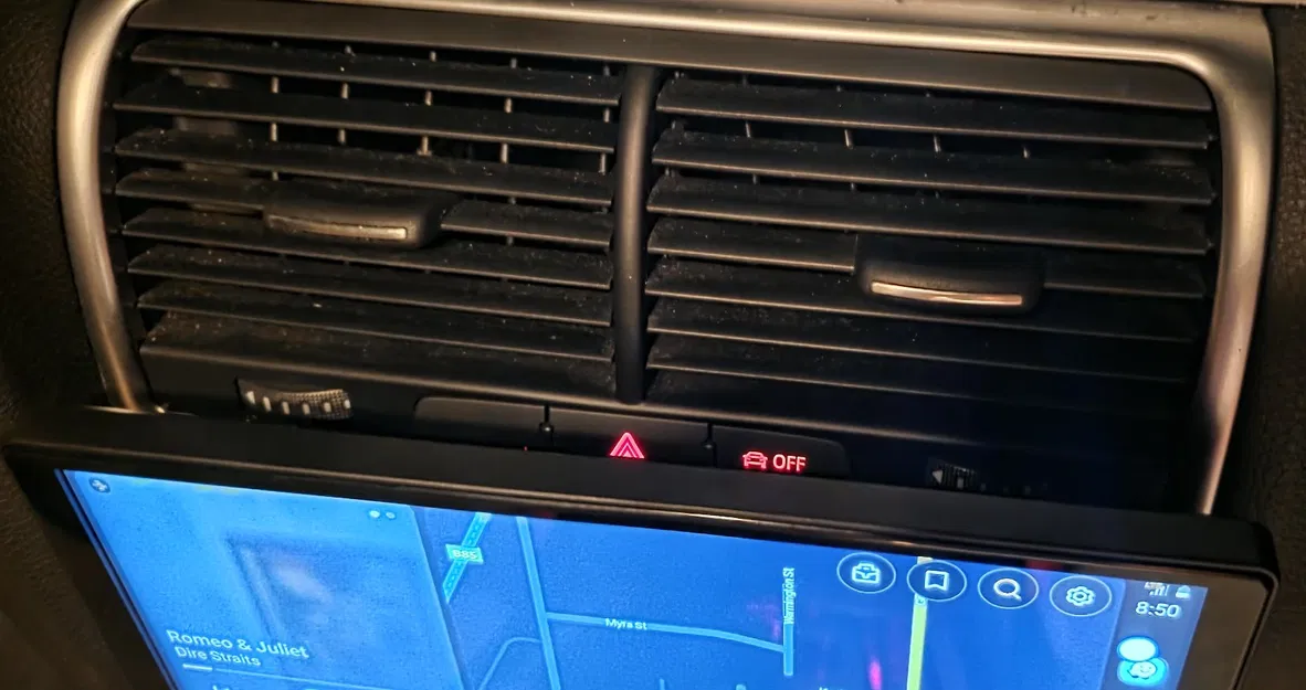 Giá đỡ màn hình 10 inch MMI 3G AA cho Audi Q7 - Image 3