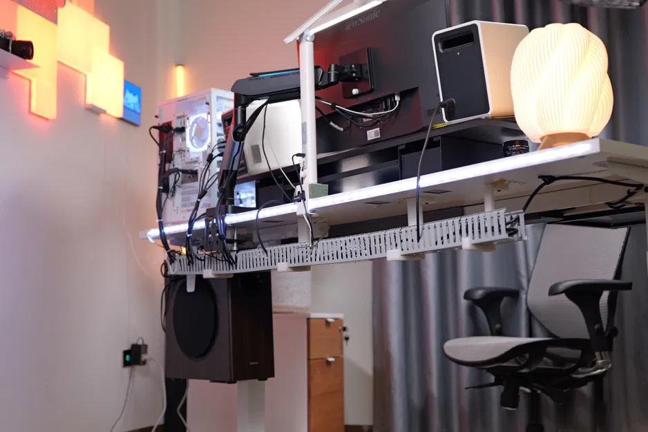 Bộ giá đỡ khay quản lý cáp 3D cho bàn làm việc gọn gàng - Image 1