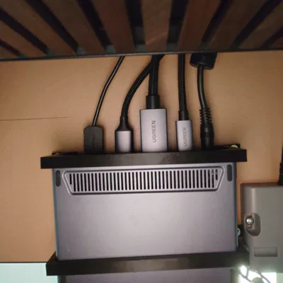 Giá treo 3D Ugreen Revodok Pro gắn dưới mặt bàn cực gọn