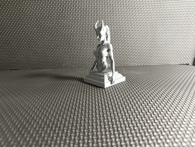 Levitating Demoness - Tượng Nữ Quỷ Ma Mị Đầy Cuốn Hút - Image 2