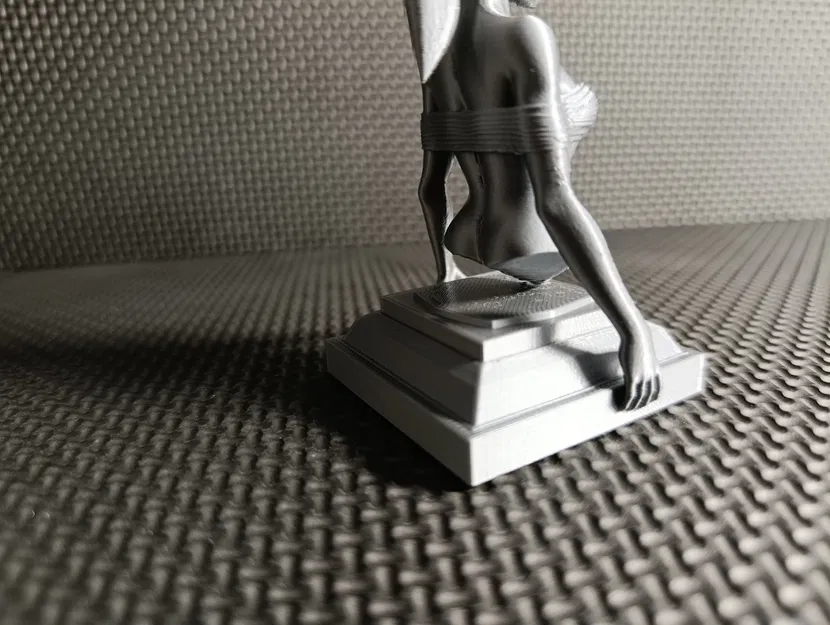 Levitating Demoness - Tượng Nữ Quỷ Ma Mị Đầy Cuốn Hút - Image 3