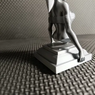 Levitating Demoness - Tượng Nữ Quỷ Ma Mị Đầy Cuốn Hút