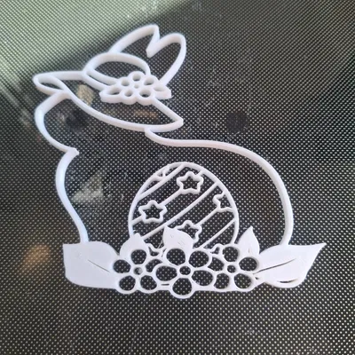 37. Chú thỏ Phục sinh trong chiếc mũ