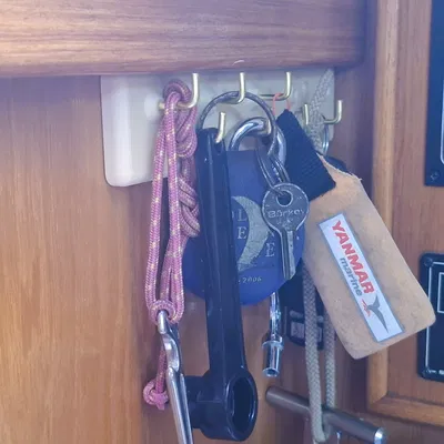 Giá treo chìa khóa 3D đa năng cho tàu thuyền - Thiết kế 9 móc