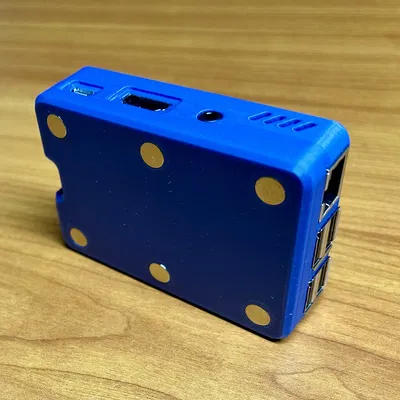 Đế gắn nam châm tiện lợi cho vỏ Raspberry Pi 3/4