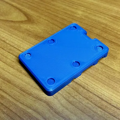 Đế gắn nam châm tiện lợi cho vỏ Raspberry Pi 3/4