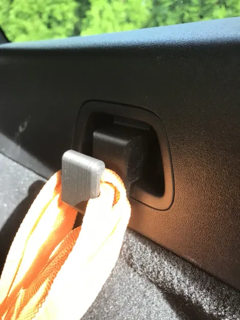 Móc treo túi đi chợ cho cốp xe Volvo V90 - Image 1