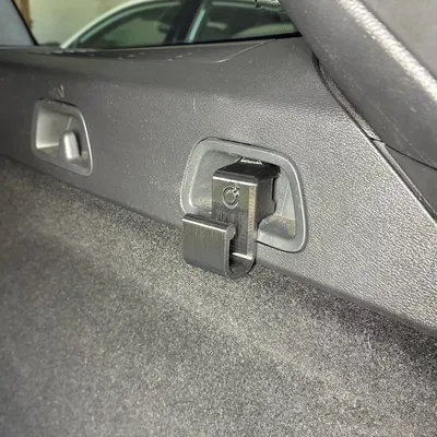 Móc treo túi đồ cốp xe Volvo V90/V60 (Bản cải tiến hạ thấp)